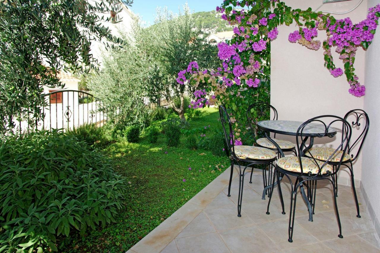Apartments Villa Vallum Bol Exterior foto